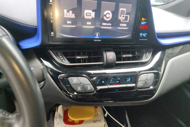 Used Toyota IZOA 2018 2.0L Yichi Version China VI Standard Audio And AC Panel