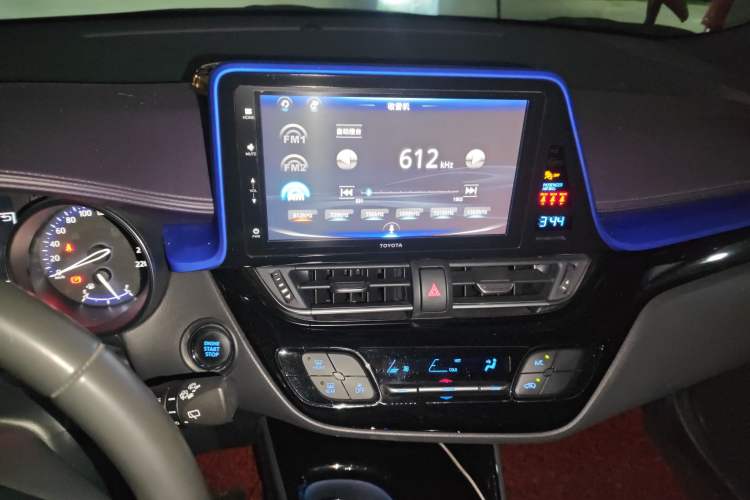 Used Toyota IZOA 2018 2.0L Yichi Version China VI Standard Audio And AC Panel