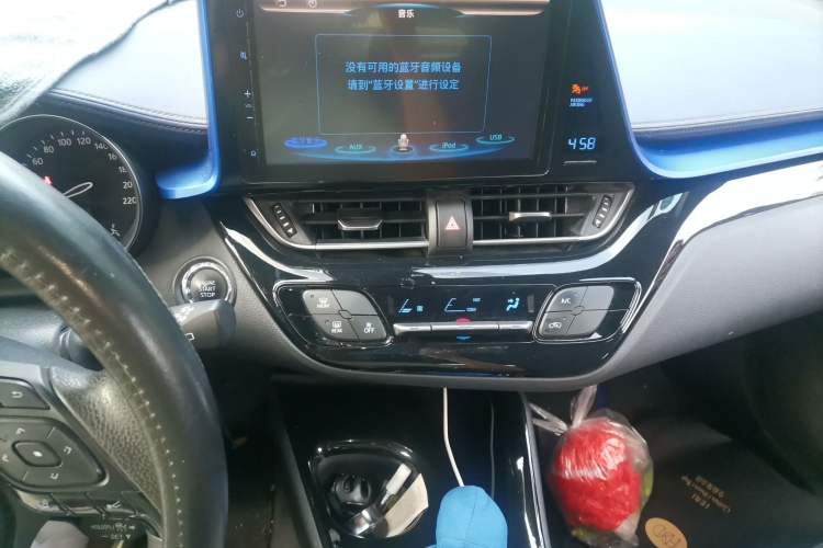 Used Toyota IZOA 2018 2.0L Yichi Version China VI Standard Audio And AC Panel