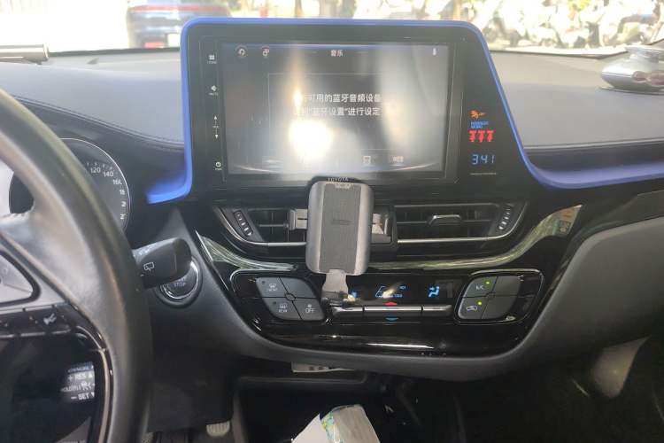 Used Toyota IZOA 2018 2.0L Yichi Version China VI Standard Audio And AC Panel