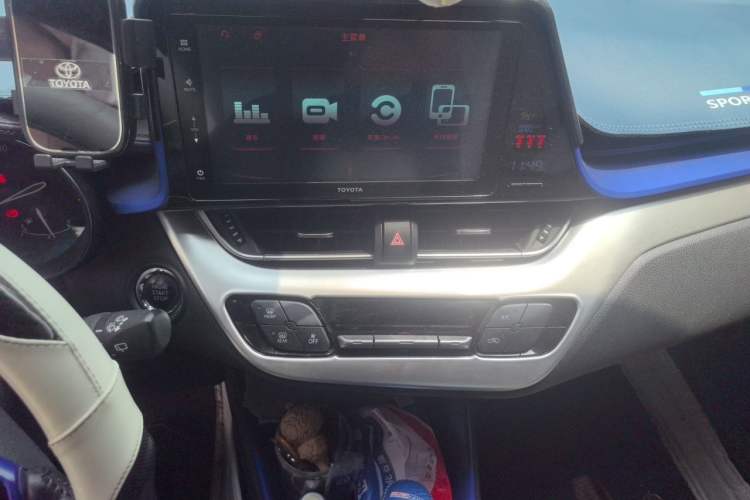 Used Toyota IZOA 2018 2.0L Yichi Version China VI Standard Audio And AC Panel