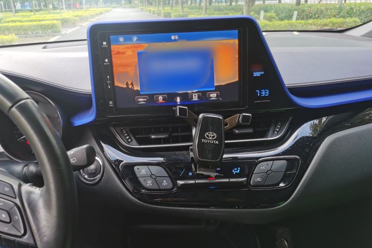 Used Toyota IZOA 2018 2.0L Yichi Version China VI Standard Audio And AC Panel