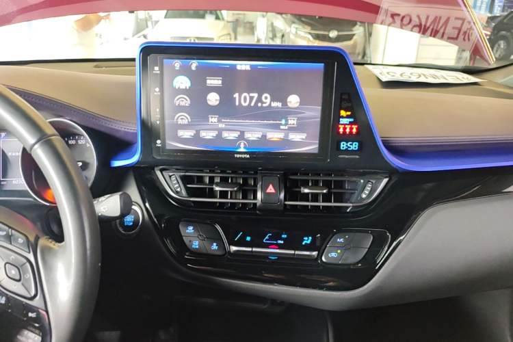 Used Toyota IZOA 2018 2.0L Yichi Version China VI Standard Audio And AC Panel