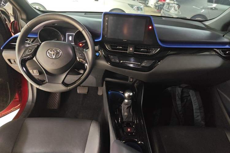Used Toyota IZOA 2018 2.0L Yichi Edition China V Standard Center Console