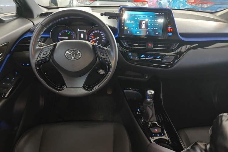 Used Toyota IZOA 2018 2.0L Yichi Edition China V Standard Center Console