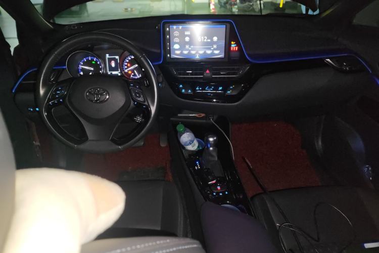 Used Toyota IZOA 2018 2.0L Yichi Version China VI Standard Center Console
