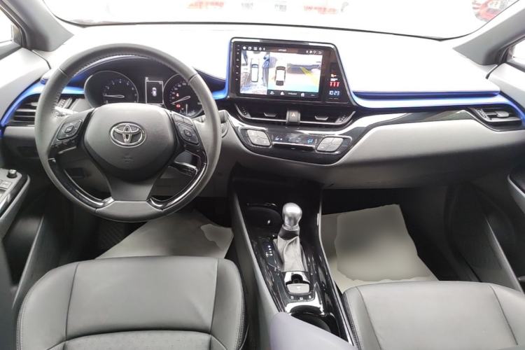 Used Toyota IZOA 2018 2.0L Yichi Version China VI Standard Center Console