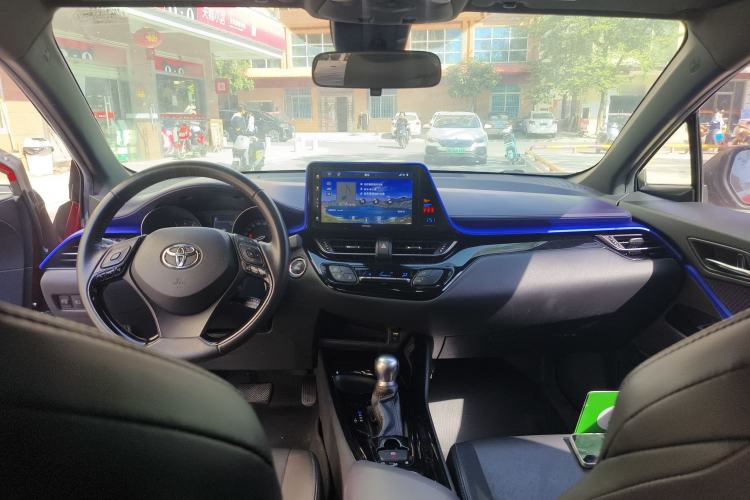Used Toyota IZOA 2018 2.0L Yichi Version China VI Standard Center Console