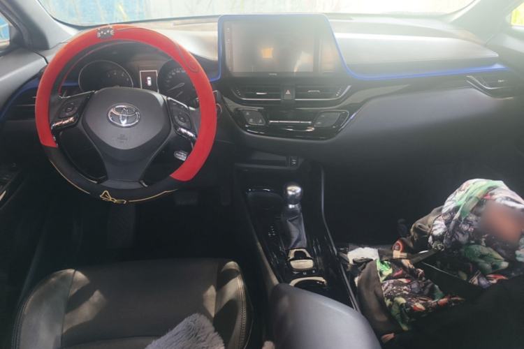 Used Toyota IZOA 2018 2.0L Yichi Version China VI Standard Center Console