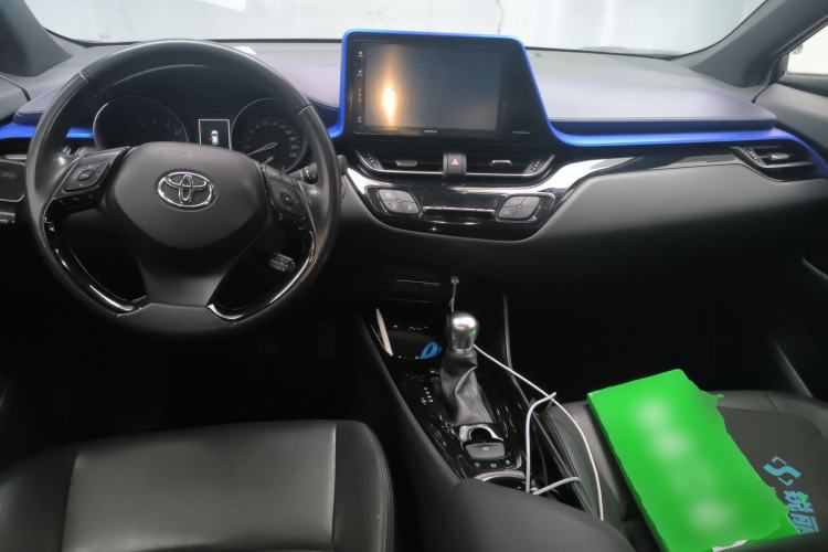 Used Toyota IZOA 2018 2.0L Yichi Version China VI Standard Center Console