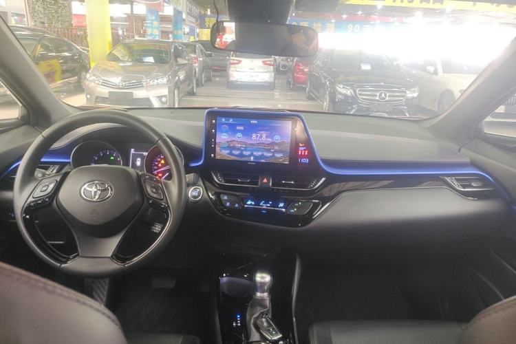 Used Toyota IZOA 2018 2.0L Yichi Edition China V Standard Center Console