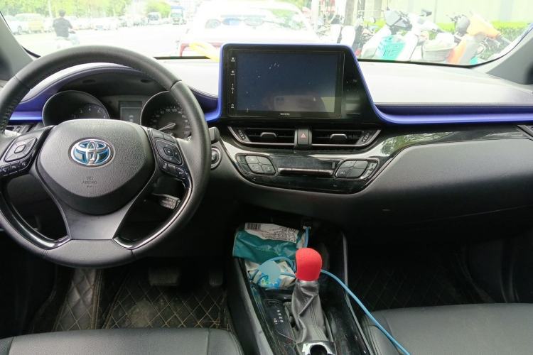 Used Toyota IZOA 2018 2.0L Yichi Version China VI Standard Center Console