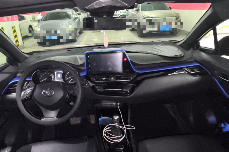 Used Toyota IZOA 2018 2.0L Yichi Version China VI Standard Center Console