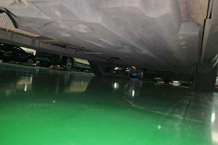 Used Toyota IZOA 2018 2.0L Yichi Version China VI Standard Chassis Front Left