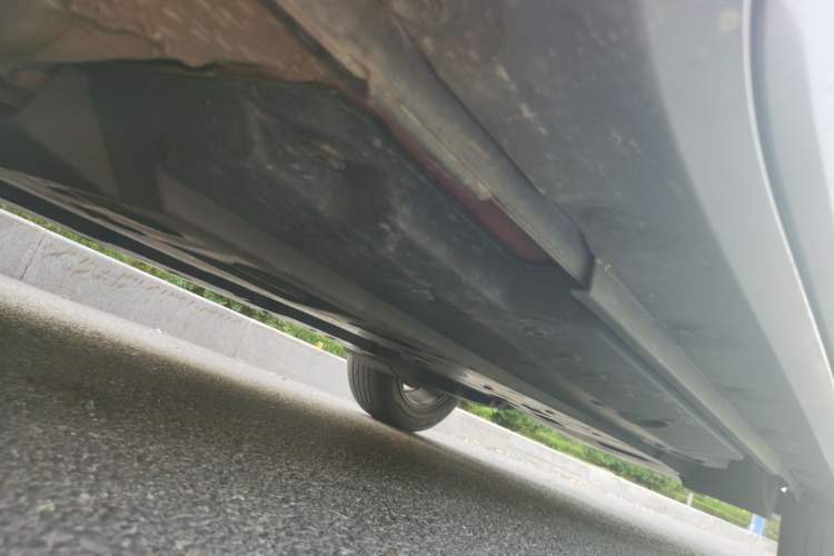 Used Toyota IZOA 2018 2.0L Yichi Version China VI Standard Chassis Front Left