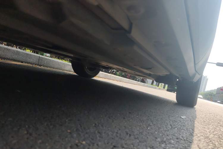 Used Toyota IZOA 2018 2.0L Yichi Version China VI Standard Chassis Front Left