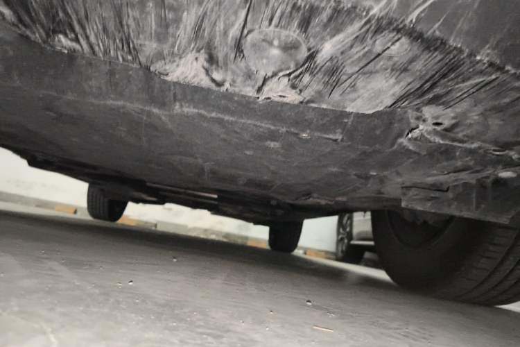 Used Toyota IZOA 2018 2.0L Yichi Version China VI Standard Chassis Front Left
