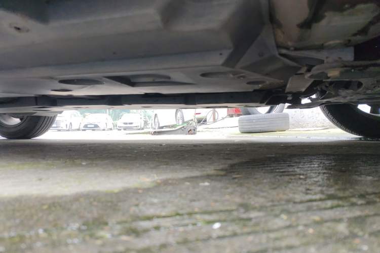 Used Toyota IZOA 2018 2.0L Yichi Version China VI Standard Chassis Front Right