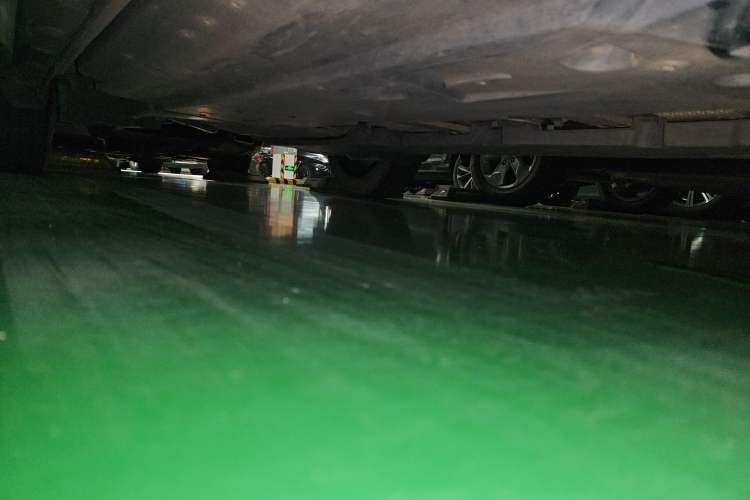 Used Toyota IZOA 2018 2.0L Yichi Version China VI Standard Chassis Front Right