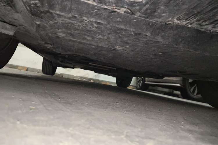 Used Toyota IZOA 2018 2.0L Yichi Version China VI Standard Chassis Front Right
