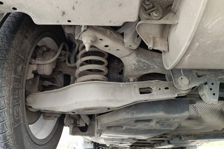 Used Toyota IZOA 2018 2.0L Yichi Version China VI Standard Chassis Rear Left