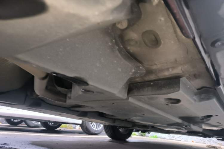 Used Toyota IZOA 2018 2.0L Yichi Version China VI Standard Chassis Rear Right