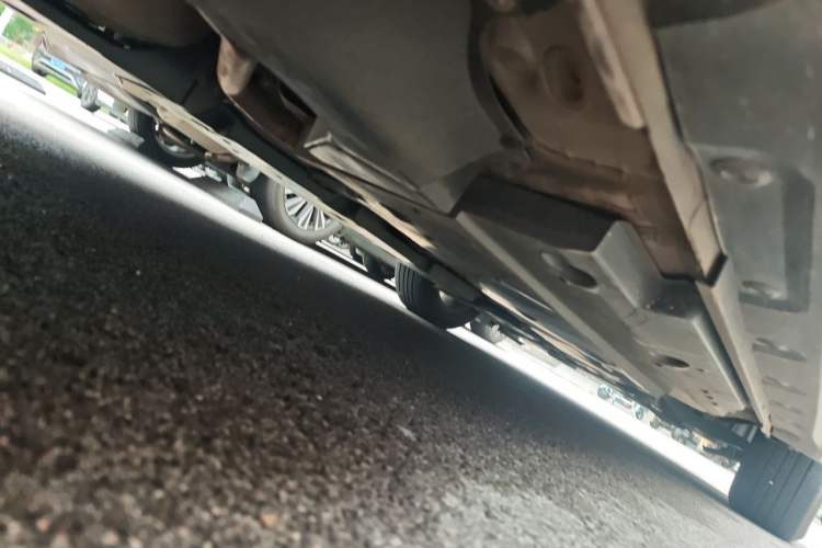 Used Toyota IZOA 2018 2.0L Yixuan Sunroof Version China VI Standard Chassis Rear Right