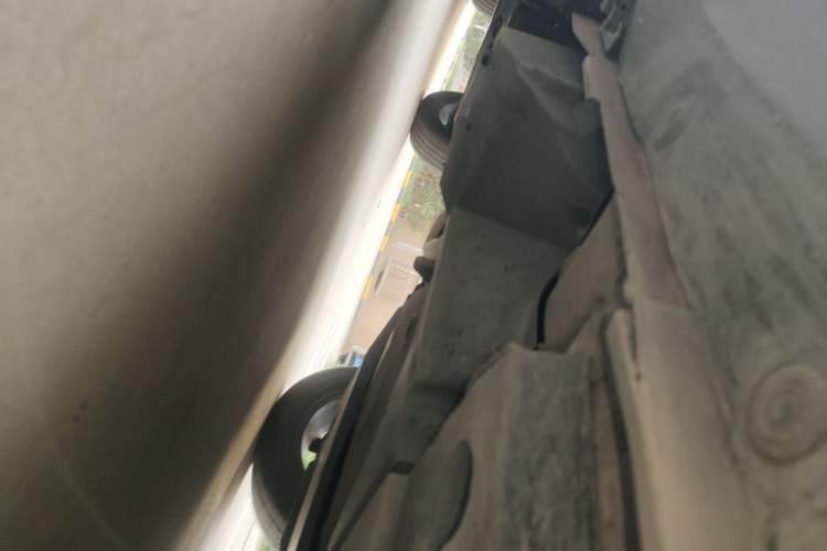 Used Toyota IZOA 2018 2.0L Yichi Version China VI Standard Chassis Rear Right