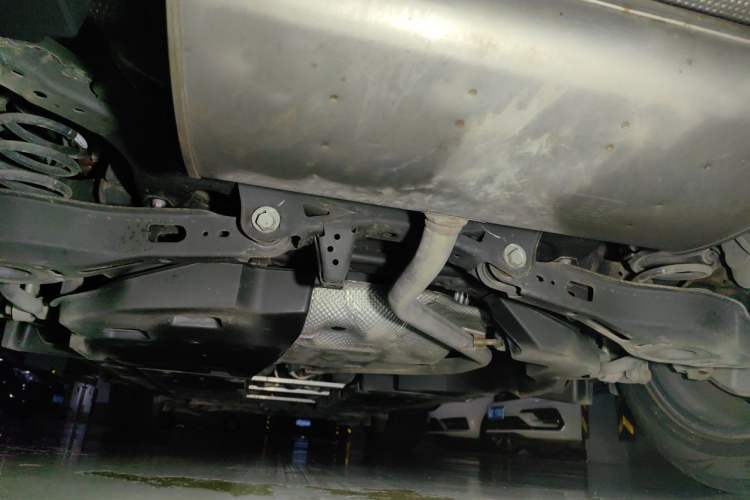Used Toyota IZOA 2018 2.0L Yichi Version China VI Standard Chassis Rear