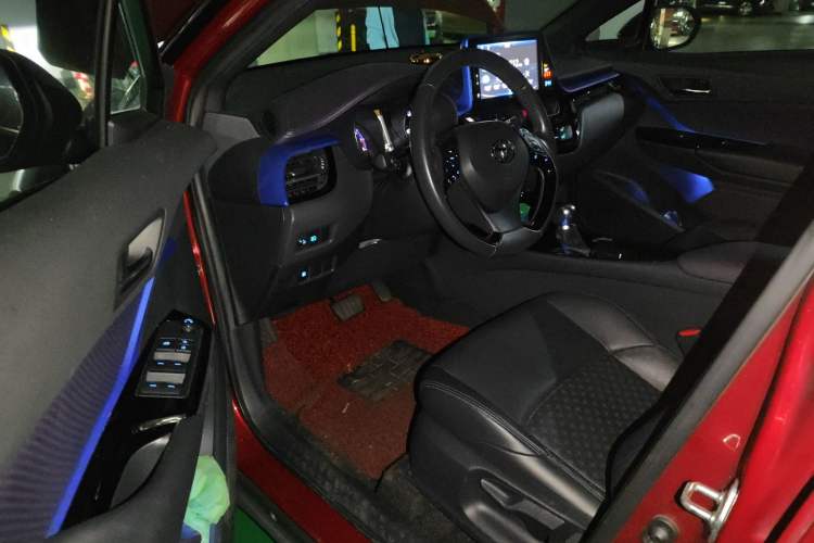 Used Toyota IZOA 2018 2.0L Yichi Version China VI Standard Driver Seat