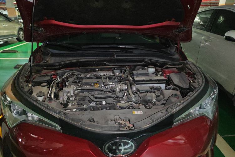 Used Toyota IZOA 2018 2.0L Yichi Version China VI Standard Engine Bay
