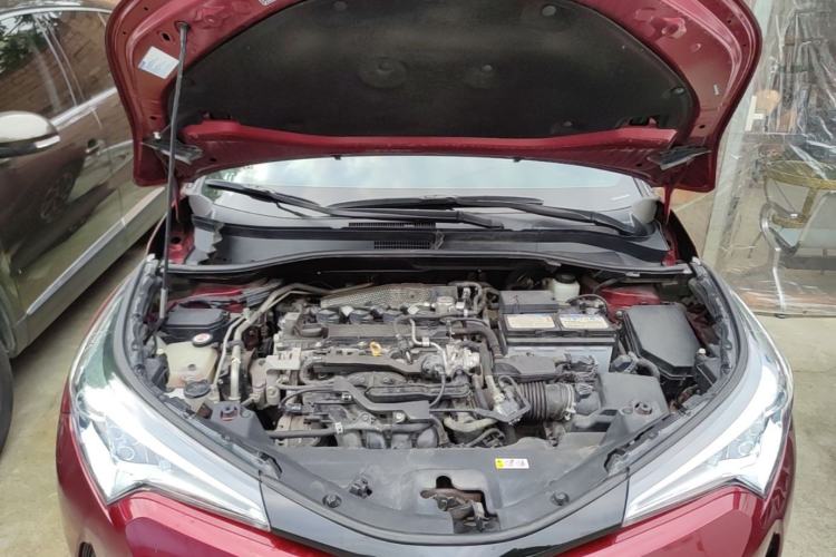 Used Toyota IZOA 2018 2.0L Yichi Version China VI Standard Engine Bay