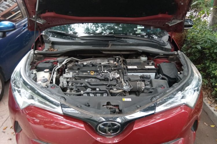 Used Toyota IZOA 2018 2.0L Yichi Version China VI Standard Engine Bay