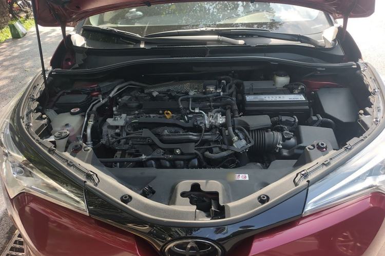 Used Toyota IZOA 2018 2.0L Yichi Version China VI Standard Engine Bay