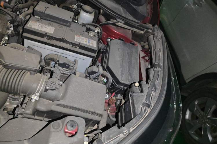 Used Toyota IZOA 2018 2.0L Yichi Version China VI Standard Engine Bay Left