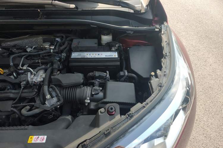 Used Toyota IZOA 2018 2.0L Yichi Version China VI Standard Engine Bay Left