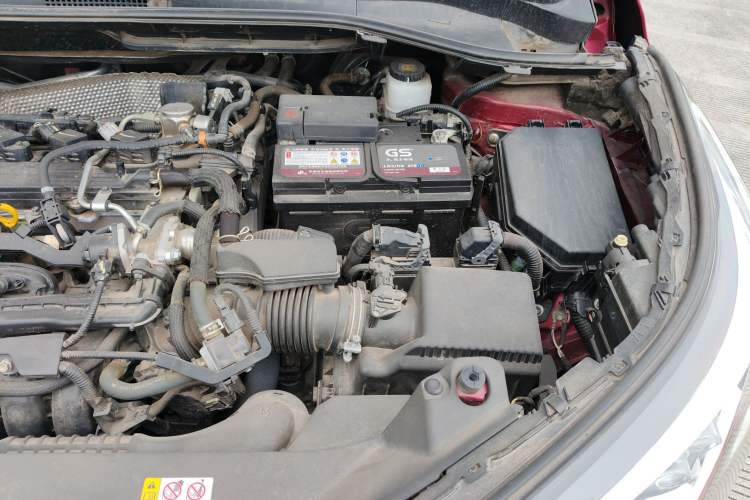 Used Toyota IZOA 2018 2.0L Yichi Version China VI Standard Engine Bay Left