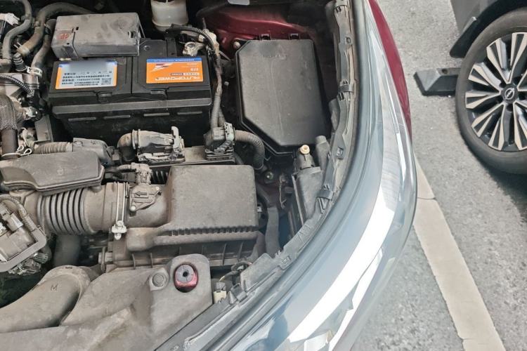 Used Toyota IZOA 2018 2.0L Yixuan Sunroof Version China VI Standard Engine Bay Left