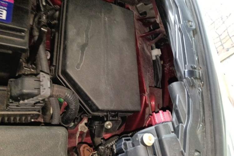 Used Toyota IZOA 2018 2.0L Yichi Version China VI Standard Engine Bay Left