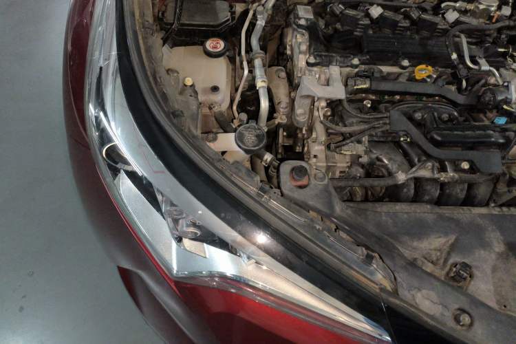 Used Toyota IZOA 2018 2.0L Yichi Edition China V Standard Engine Bay Right