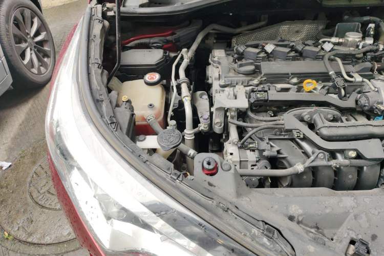 Used Toyota IZOA 2018 2.0L Yichi Version China VI Standard Engine Bay Right