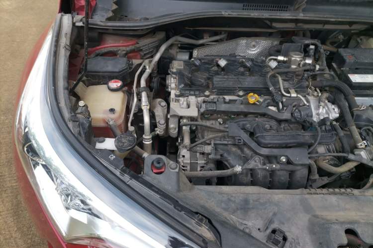 Used Toyota IZOA 2018 2.0L Yichi Version China VI Standard Engine Bay Right