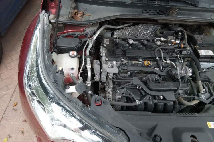 Used Toyota IZOA 2018 2.0L Yichi Version China VI Standard Engine Bay Right