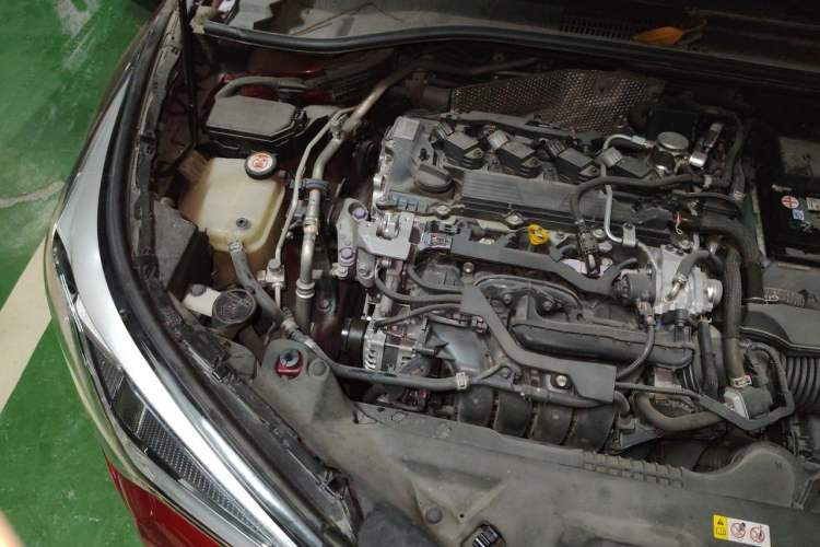 Used Toyota IZOA 2018 2.0L Yixuan Version China V Standard Engine Bay Right