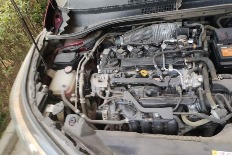 Used Toyota IZOA 2018 2.0L Yichi Version China VI Standard Engine Bay Right