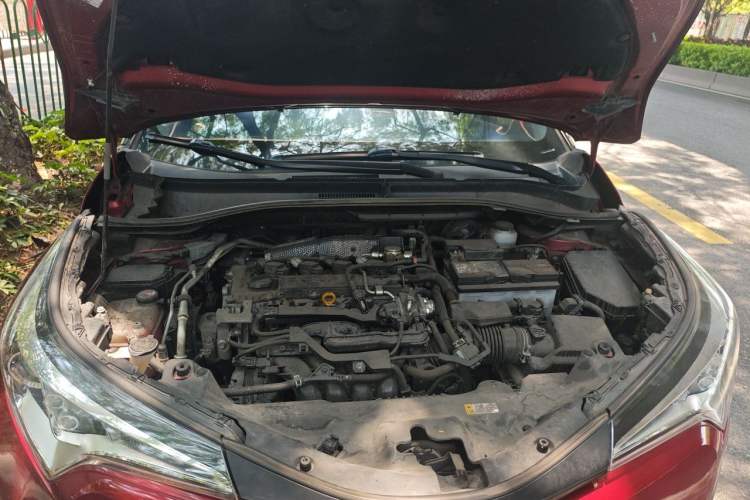 Used Toyota IZOA 2018 2.0L Yichi Version China VI Standard Engine Bay