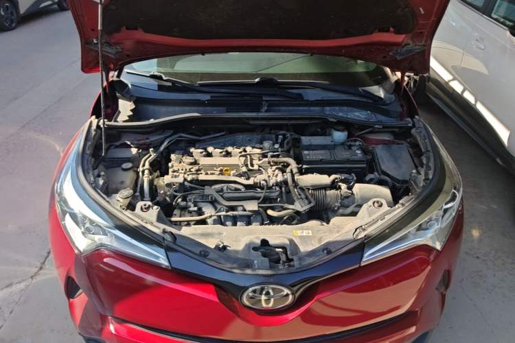 Used Toyota IZOA 2018 2.0L Yichi Version China VI Standard Engine Bay