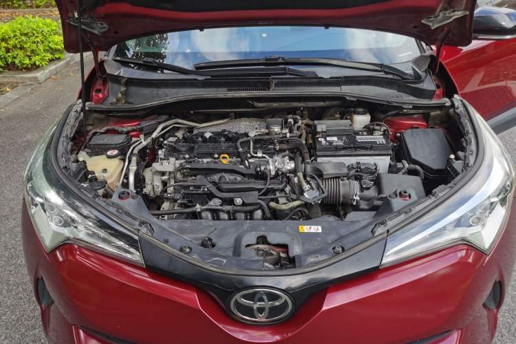 Used Toyota IZOA 2018 2.0L Yichi Version China VI Standard Engine Bay