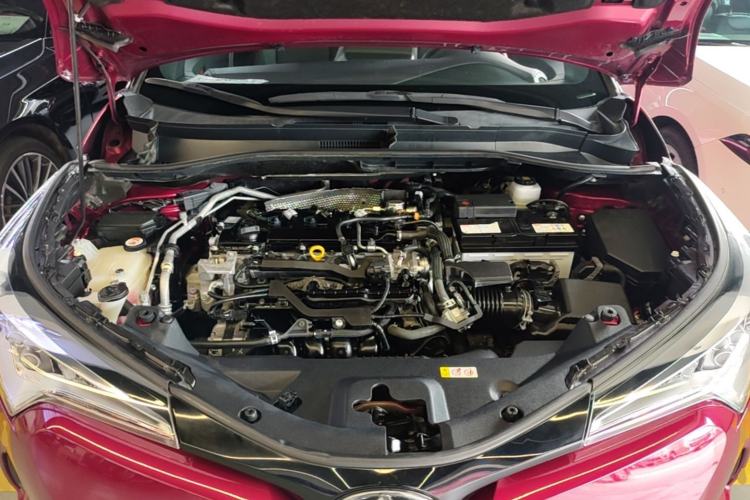 Used Toyota IZOA 2018 2.0L Yichi Version China VI Standard Engine Bay