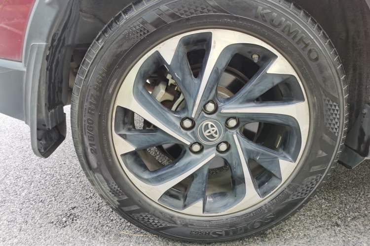 Used Toyota IZOA 2018 2.0L Yichi Version China VI Standard Exterior 8